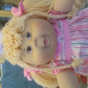 Cabbage patch kids 2004 yarn girl